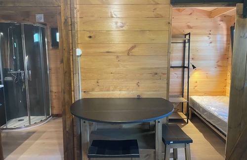 Parigne-lʼEveque Chalet De Esquí | Chalet 4 Personnes sur un Terrain de 16 000 m2 Arboré