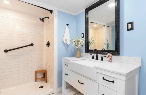 Decatur Casa | Big Run Hideaway with Hot Tub