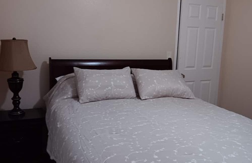 Mojave Apartamento | Lovely furnished 2/1 apartment, with washer & dryer, free parking, free Wi-Fi...