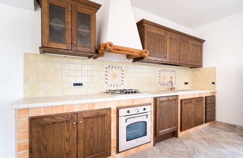 Loculi Apartamento | Studio Apartment 'Appartamento 2' with Mountain View, Wi-Fi and Air Conditioning