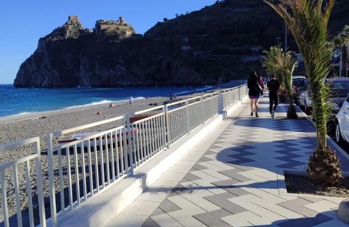 Sant'Alessio Siculo Apartamento | apartment near taormina, sant'alessio siculo(me)