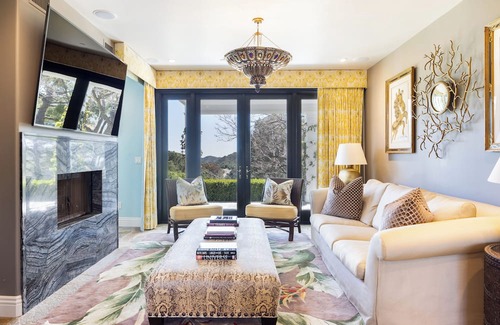 Malibu Casa | Le Grand Chateau by AvantStay | Stylish Estate w/ Pool, Sauna, & Views