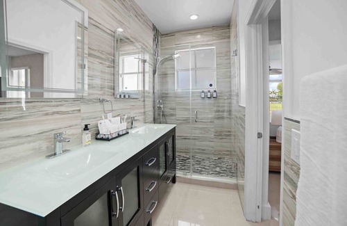 Princeton Casa | Ohana House Jacuzzi Pool and Ping Pon Terrace