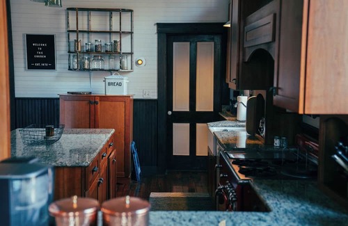 Bentonville Casa | The Shenandoah Church House