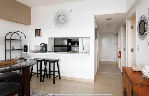 Tamuning Apartamento | Beach, duty shops, clubs, restaurants and 5 stars hotels, very best of Guam.