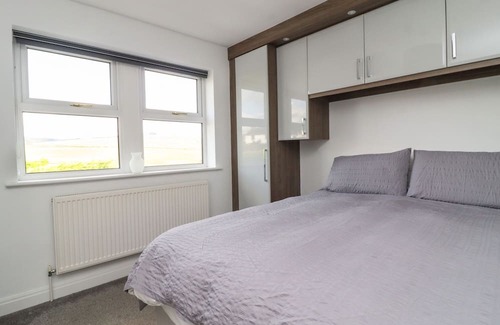 Colne Cabaña | 5 EMMOTT COURT, family friendly, with a garden in Laneshawbridge