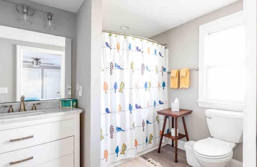 Carteret County Casa | Water View w/ 2 Bedrooms and Large Porch