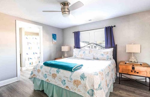 Carteret County Casa | Water View w/ 2 Bedrooms and Large Porch