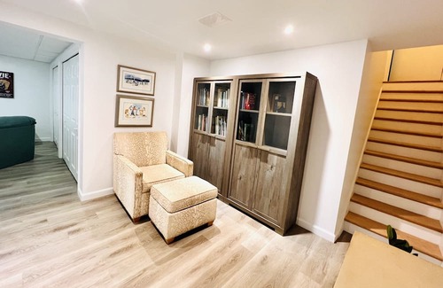Cotuit Casa | New 2024 -Jacuzzi Hot Tub, Heated 26k Gals Swimming Pool, Game Room & Playground