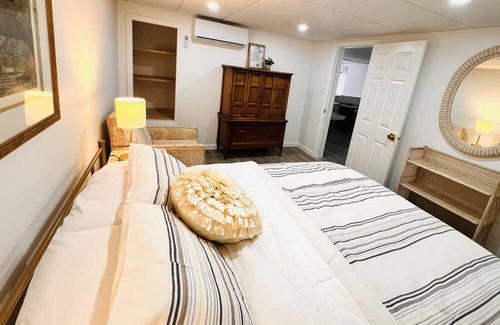 Cotuit Casa | New 2024 -Jacuzzi Hot Tub, Heated 26k Gals Swimming Pool, Game Room & Playground