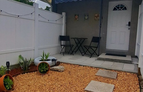 Jasmine Estates Apartamento | Bohemian Suite. Get the Best of Both Worlds. Rest and Relax surrounded of nature