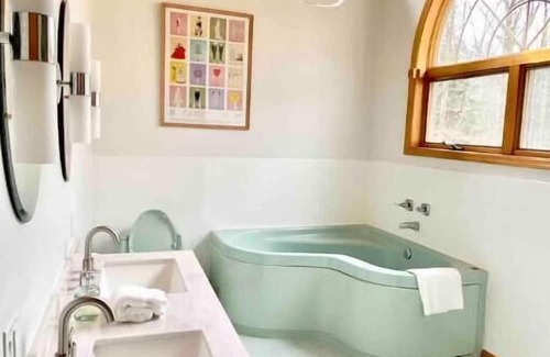 Maplecrest Casa | The Evergreen: A Cozy & Modern Catskills Escape