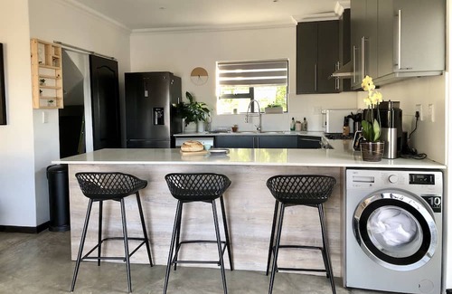 Stellenbosch Casa | Cape Winelands Mountain View Getaway