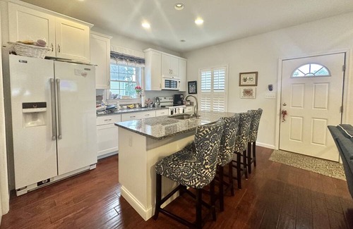 Bethany Beach Cabaña | Beachy cottage close to ocean, biking trails and community dock for crabbing