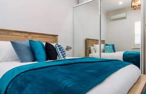 Yarraville Casa | Victorian Beauty 15 Minutes to heart of Melbourne City