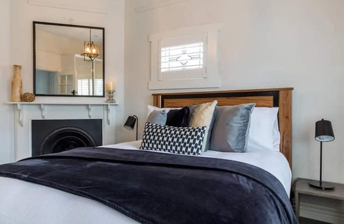 Yarraville Casa | Victorian Beauty 15 Minutes to heart of Melbourne City