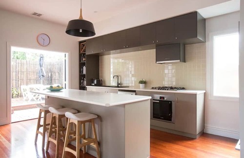 Yarraville Casa | Victorian Beauty 15 Minutes to heart of Melbourne City