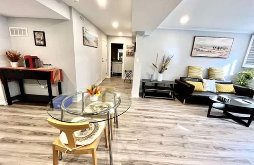 Halton Regional Municipality Casa | Cozy King Bed Entire Suite, middle of Niagara and Toronto, nature surrounded