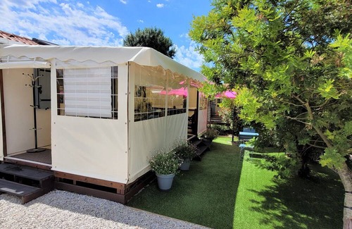 Saint-Pierre-d'Oleron Chalet De Esquí | Holiday home on the island of Oléron in a residential park with heated swimming