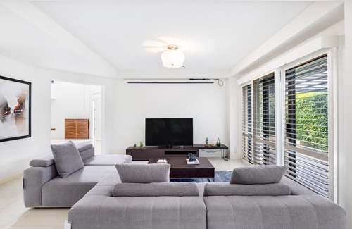 Sunnybank Hills Casa | Spacious Comfy 5 Bedroom Home near Sunnybank