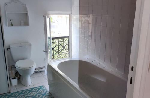 Suresnes Apartamento | Apartment 'Nid Douillet' with Wi-Fi