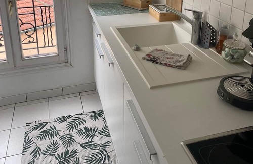 Suresnes Apartamento | Apartment 'Nid Douillet' with Wi-Fi