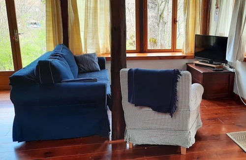 Montjay Casa | Holiday Home 'Chalet Du Bois D'estève' with Mountain View, Shared Terrace and Wi-Fi
