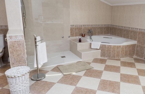 Nieva Casa | Holiday Home 'El Nogal De Nieva' with Private Pool, Private Terrace and Wi-Fi