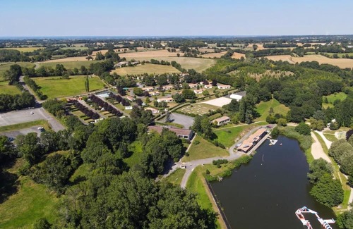 Prailles Alquiler De RV | Serene Lakeside Retreat with Heated Pool, Nature Activities & Lake View