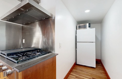Naturita Casa | 2-story duplex with mtn views, deck, grill, W/D, & AC