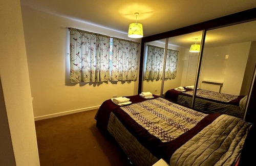 Borehamwood Apartamento | Elstree 3-bed Gem: Central London, Sky, Bbc