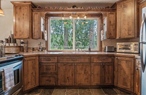 Athol Cabina | Beautiful Lake Cabin on Kelso Lake, Idaho! Close to Silverwood!