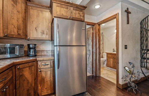 Athol Cabina | Beautiful Lake Cabin on Kelso Lake, Idaho! Close to Silverwood!