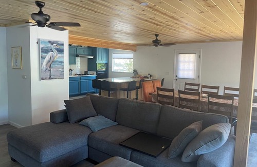Wishon Cabina | Lake and dock access cabin… 3 bed/2 bath with bonus room…sleeps 12