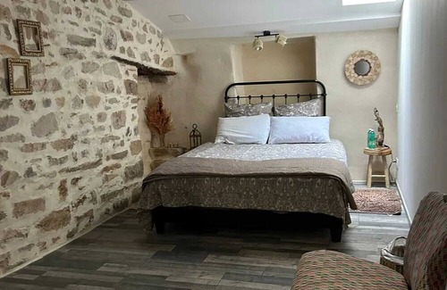 Causses-et-Veyran Casa | Homerez - Big house for 11 ppl. with terrace at Causses-et-Veyran