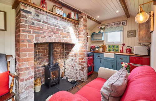 Llangadog Casa | Host & Stay | Y Golchdy