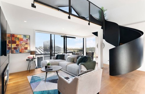 Auckland Casa | Executive Residence with Spa! Long Stays Welcome