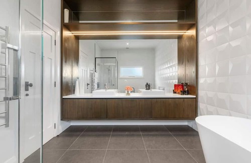 Auckland Casa | Executive Residence with Spa! Long Stays Welcome
