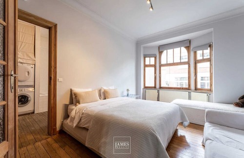 Vorst Apartamento | Homerez - Spacious apartement for 6 ppl. with garden and terrace at Bruxelles