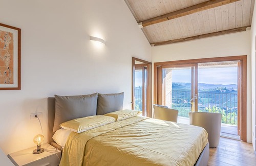 Neive Villa | Fine contemporary villa with views of the vineyards and a pool! - Villa Bianca