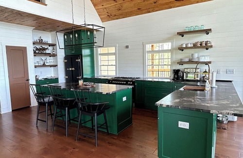 Chaplin Cabina | Luxury in the Country. Chalet Style Cabin on secluded 61 Acres with 3 acre Lake