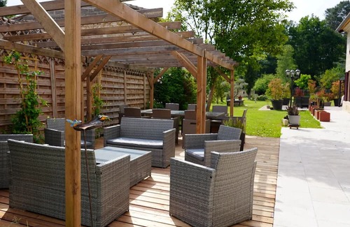 Gauriaguet Casa | Guest House 'Chambre D'hôtes Saphir' with Shared Pool, Wi-Fi and Air Conditioning