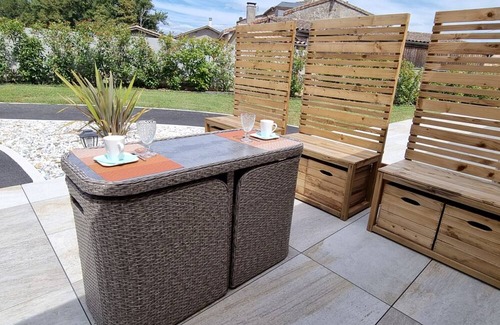 Gauriaguet Casa | Guest House 'Chambre D'hôtes Perle' with Shared Pool, Wi-Fi and Air Conditioning