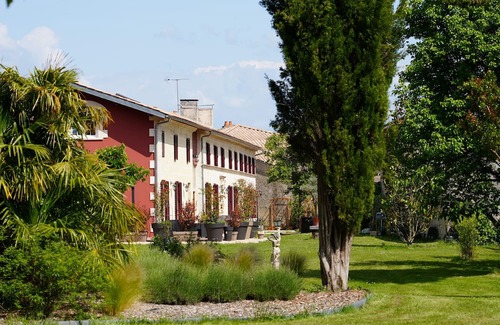Gauriaguet Casa | Guest House 'Chambre D'hôtes Ambre' with Shared Pool, Wi-Fi and Air Conditioning