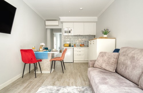 Cabo de las Huertas Apartamento | Apartment 'Mar 9' with Private Terrace, Wi-Fi and Air Conditioning