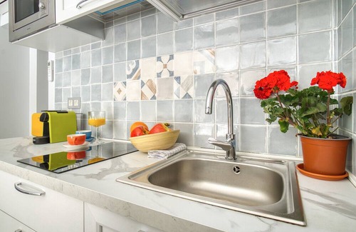 Cabo de las Huertas Apartamento | Apartment 'Mar 9' with Private Terrace, Wi-Fi and Air Conditioning