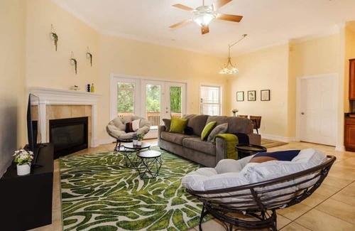 Tallahassee Casa | 347) Perfect for groups- 5 beds!