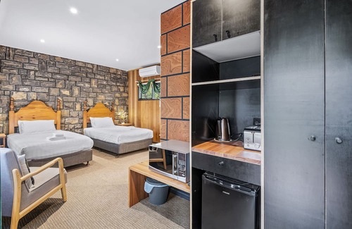 Emerald Apartamento | Little Acorn