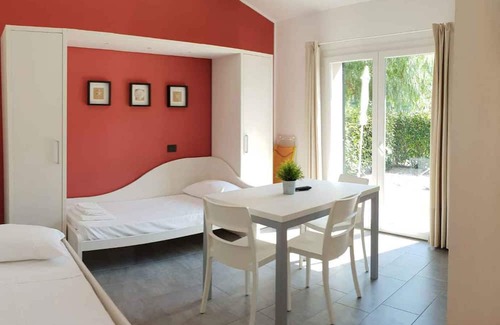 Poggi Apartamento | Holiday apartment with pool and sun loungers
