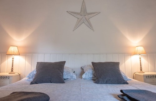 Barwick Cabaña | THE GRANARY, pet friendly, with a garden in Yeovil, Somerset